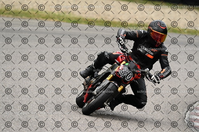 25bt02-1123 | markuskiefer.com - Realisiert mit Pictrs.com