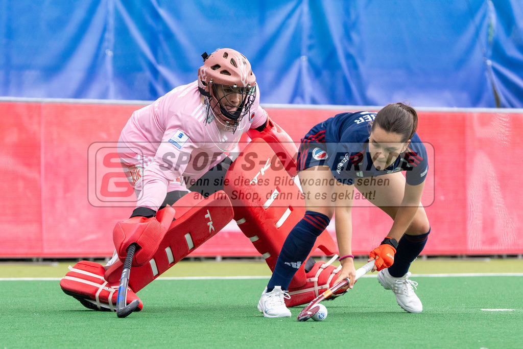 Final4_20240518-1318-0139 | Bonn, Deutschland, 18.05.2024: Julia Sonntag (Rot-Weiss Koeln) in Aktion waehrend des Spiels der Deutsche Feldhockey-Meisterschaften 2024 zwischen Final 4 Damen Rot Weiss Köln - Mannheimer HC im Bonner THV am 18.05.2024 in Bonn, Deutschland. (Foto von Stephan Fehrmann)

Bonn, Germany, 18.05.2024: Julia Sonntag (Rot-Weiss Koeln) in action during the game of Deutsche Feldhockey-Meisterschaften 2024 between Final 4 Damen Rot Weiss Köln - Mannheimer HC in Bonner THV at 18.05.2024 in Bonn, Deutschland. (Foto from Stephan Fehrmann)
