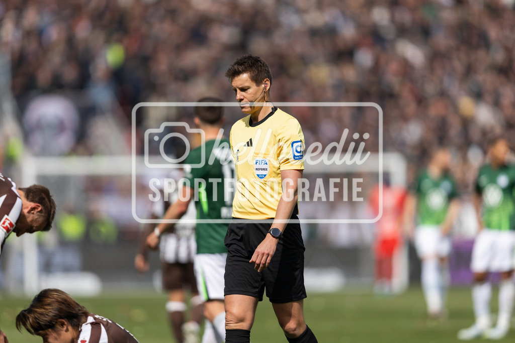 Fußball I Männer I Saison 2025-2026 I Bundesliga I FC St. Pauli - VfL Wolfsburg I 12844 | realhellocedii - Realisiert mit Pictrs.com