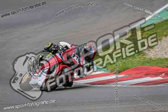 pubi0642 | Professionelle Fotos von Sportveranstaltungen, aber auch Hochzeiten und anderen Events. - Realisiert mit Pictrs.com