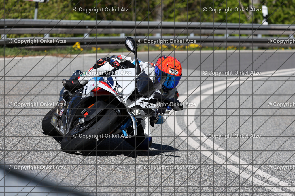 IMG_8353 | Fotograf am Kyffhäuser. Onkel Atze. Kyffhäuser Rennstrecke. Café36. Motorsportfotografie. - Realisiert mit Pictrs.com