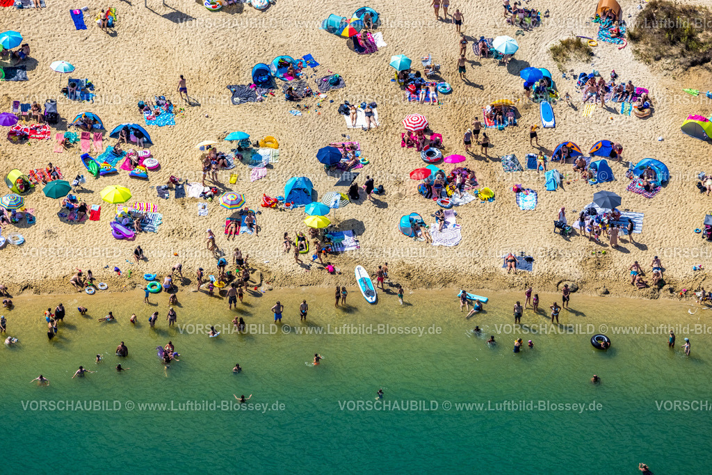 Haltern220800273 | Luftbild Badende im Silbersee Haltern bei Sythen, Ansturm auf das türkisfarbene Wasser bei über 30 Grad,  Lehmbraken, Haltern am See, Ruhrgebiet, Nordrhein-Westfalen, Deutschland