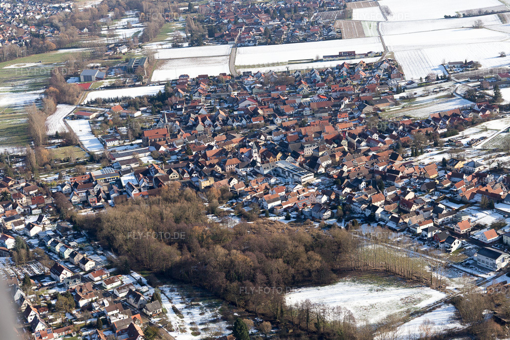 Luftbild: Im Winter im Ortsteil Ingenheim in Billigheim-Ingenheim im Bundesland Rheinland-Pfalz in Deutschland. Foto: IMG_096174.jpg vom 15.01.2017 durch Werner Riehm/FLY-FOTO.de