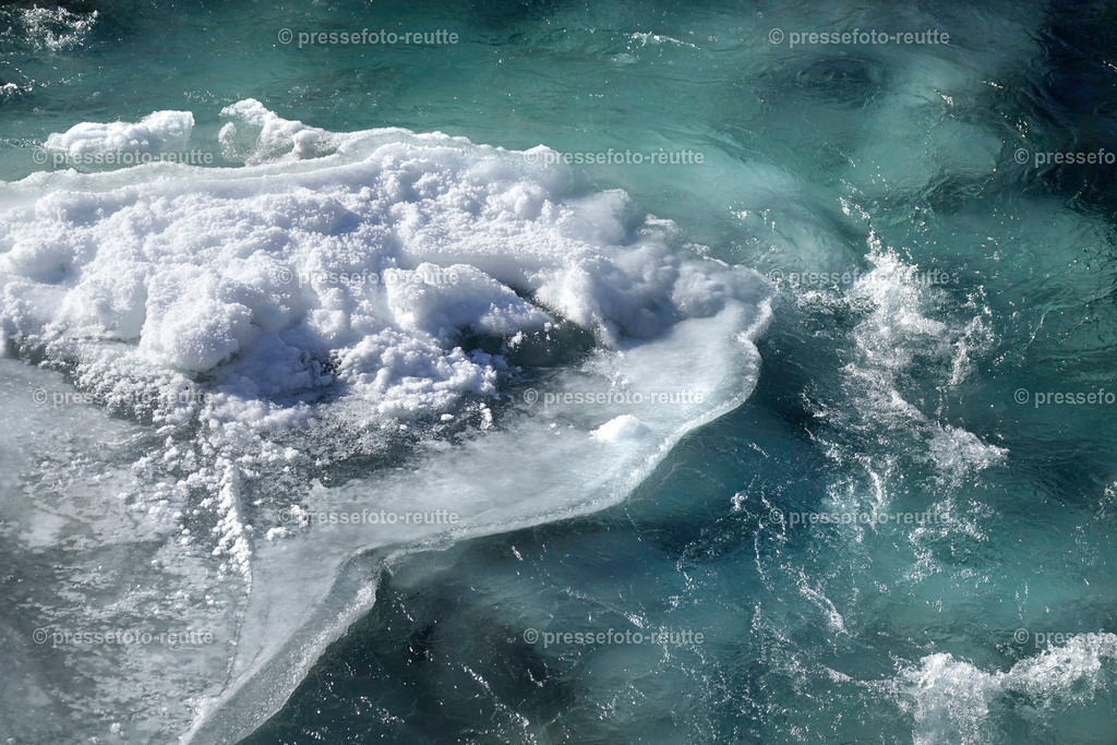 welltvi-Lechfluss-Winter_24Jan2019-Stockach_DSC2235 | Info aus dem Bezirk Reutte/Ausserfern Tirol sowie eine umfangreiche Bilddatenbank über die gesamte Region: Lechtal, Talkessel Reutte, Tannheimertal, Zwischentoren. Lech, Plansee, Zugspitze, Grenztunnel, B179, Fernpassstraße, Verkehr, Lawinen, Tradition, - Realisiert mit Pictrs.com