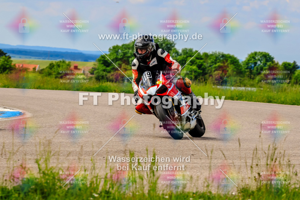 MotoTeam-0936 | Hier findet Ihr Bilder von Touristenfahrten auf der Nürburgring Nordschleife oder von anderen Veranstaltungen die ich besucht habe. Viel Spass beim Durch Schauen 