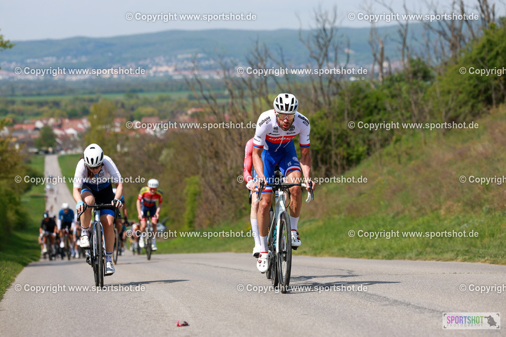 422_AR6_9670 | Neusiedlersee Radmarathon 2026@sportshot_your_pictrs #yourpictures#roadtowm2029 #nrm #neusiedlerseeradmarathon #neusiedlersee #neusiedlerseetourismus #burgenland #mörbisch #nrm26 #burgenlandtourismus #voglundco #poweredbyburgenlandtourismus #radsport #rad #marathon #ucigranfondo #visitburgenland #ucigranfondoworldseries