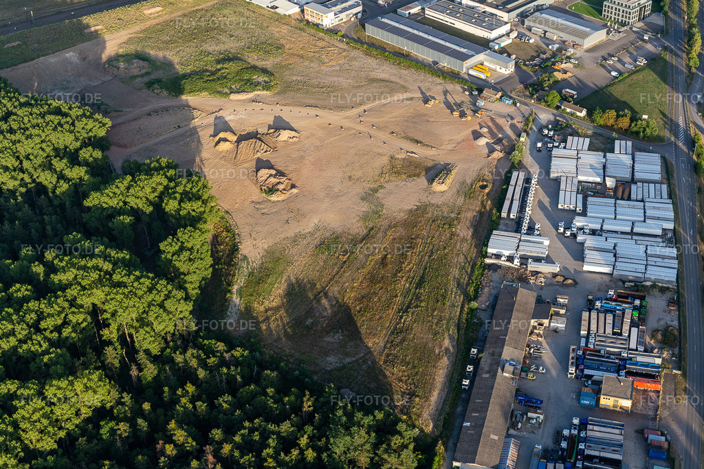 Luftbild: HeKa Herzog GmbH im Ortsteil Neudorf in Graben-Neudorf im Bundesland Baden-Württemberg in Deutschland. Foto: IMG_133515.jpg vom 12.07.2022 durch Werner Riehm/FLY-FOTO.deWWW.HEKA.DE