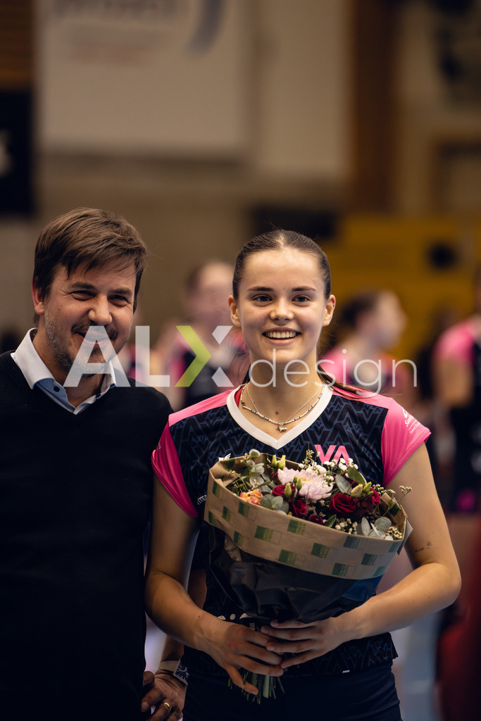 Volleyball I Frauen I Saison 2025-2026 I Volleyball NLA | Women I Round 14 I VC Kanti Schaffhausen - NLZ Volleyball Academy Zürich I 16.01.2026 | NLZ Volleyball Academy - 18 Veronika Tverda (UKR) – Zuspiel - Realisiert mit Pictrs.com