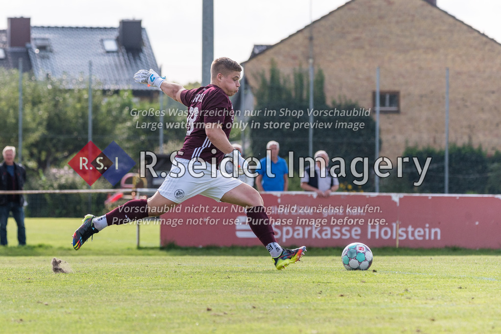 RS-1-002429 | Dennis Schramm (#28, Reinfeld, Torwart)