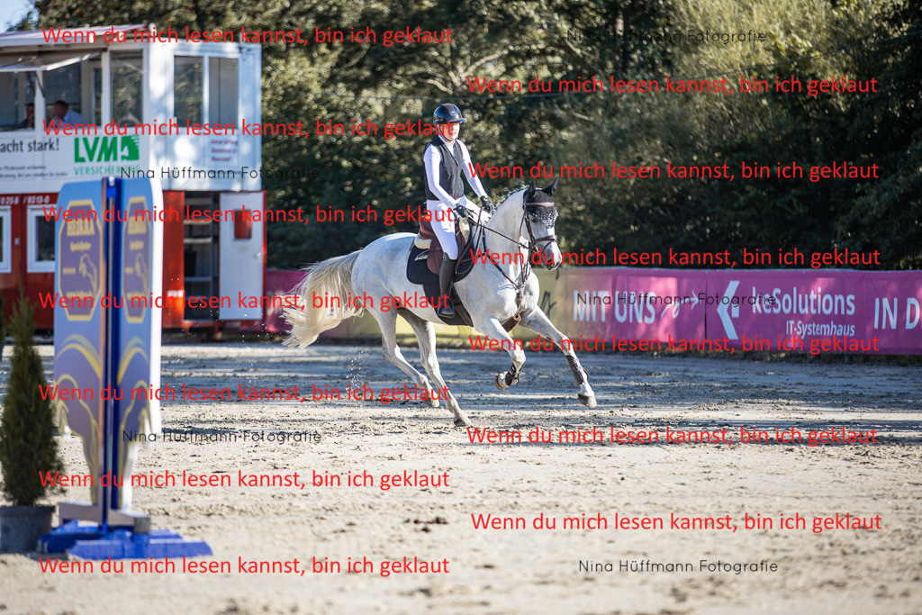 BK1A7645 | Turnierbilder Turnierfotos Nina Hüffmann Turnierfotografie Pferdefotografie Tierzeichnung Haustierzeichnung Pferdezeichnung Hundezeichnung Videograf  - Realisiert mit Pictrs.com