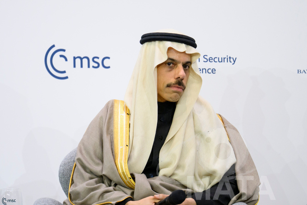 _DWA5185 | MATA IndoCon - Realisiert mit Pictrs.com