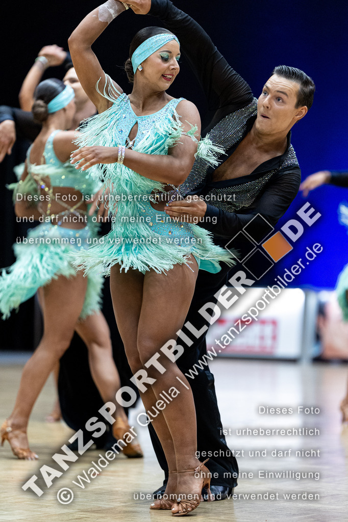 20240113-11243 | Hier finden Sie Tanz Bilder vom Latein und Standard Formationen tanzen. Sportbilder vom Tanzsport. Schöne Fotos und von Weltmeisterschaft, Europameisterschaft, Bundesliga, Regionalliga, Oberliga und Landesliga sowie von GOC Stuttgart, DanceComp, WM Bremen