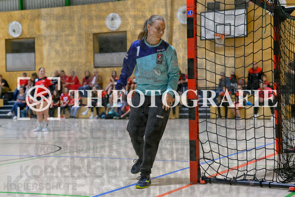 GER, SG Maulburg/Steinen - SV Allensbach 2, Handball, Suedbadenliga, 2. Spieltag, Saison 2023/2024, 14.10.2023 | Antje Matschenz (SG Maulburg-Steinen, #01)

GER, SG Maulburg/Steinen - SV Allensbach 2, Handball, Suedbadenliga, 2. Spieltag, Saison 2023/2024, 14.10.2023

Foto: TH Fotografie/Thomas Hess