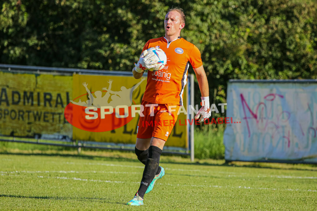 SG Krumpendorf/Pörtschach - ASKÖ Gurnitz 1-2, 1. Klasse C | Florian Lampichler (SG Krumpendorf/ATUS Pörtschach #22) SG Krumpendorf/Pörtschach - ASKÖ Gurnitz 1-2 am 20.08.2023 in Krumpendorf
(Sportplatz), Austria, (Photo by Ernst Krawagner sport-fan.at) - Realisiert mit Pictrs.com