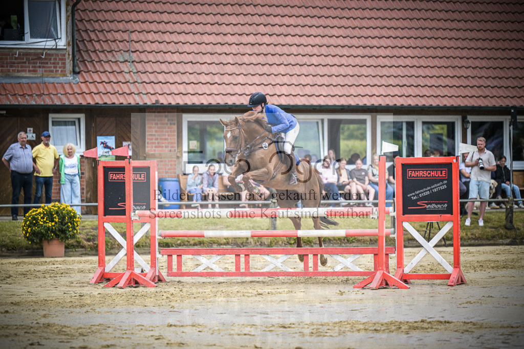 DOS_2161 | Entdecke hochwertige Reitturnierfotos von Foto Oger. Professionell, emotional und authentisch – jetzt Lieblingsmomente im Shop bestellen.Deutschlandweite Turnierfotografie. - Realisiert mit Pictrs.com