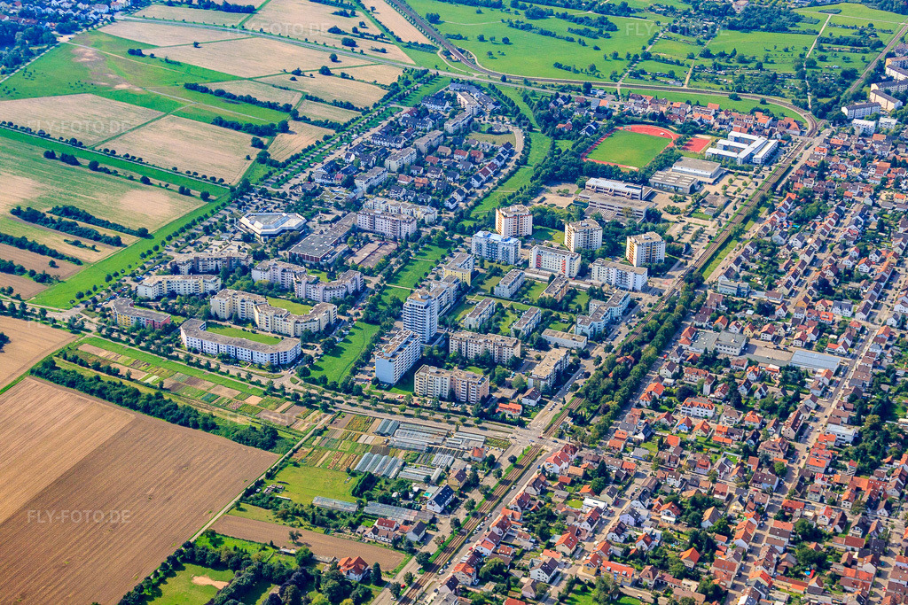 Luftbild: Wohnsiedlungen Rubensstraße und Bärenweg südlich der Neureuter Querallee im Ortsteil Neureut in Karlsruhe im Bundesland Baden-Württemberg in Deutschland. Foto: IMG_33467.jpg vom 05.09.2010 durch Werner Riehm/FLY-FOTO.de