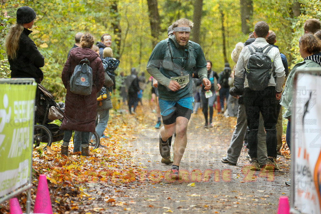 251026_1300_EX1_2163 | Sportfotografie im Rhein-Sieg Kreis, Köln, Bonn, NRW, Rheinland Pfalz, Hessen, etc. Unser Tätigkeitsfeld umfasst den Laufsport vom Volkslauf über den Marathon, Duathlon, Triathon bis zum Ultralauf wie Kölnpfad Ultra oder Schindertrail.