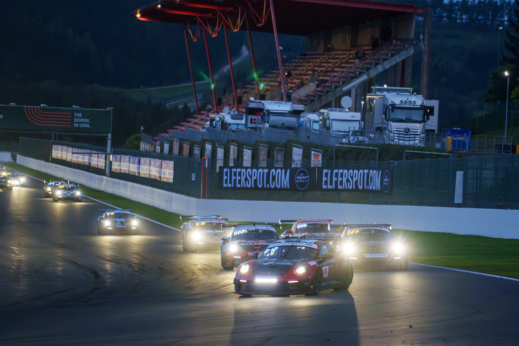 Michelin Porsche 992 Endurance Cup | 07.09.2024 Michelin Porsche 992 Endurance Cup, Circuit de Spa-Francochamps,Belgien, Bild: Restart nach einer Safetycarphase - Realisiert mit Pictrs.com
