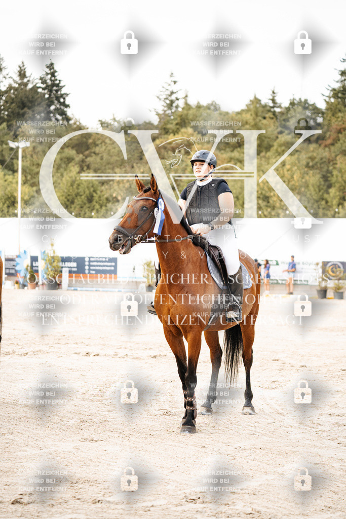 CK704251 | Turnierfotografie Pferdefotografie Trier Rheinland-Pfalz Pferdesport Reitsport Tierfotografie Sportfotografie Pferdevideo Pferdevideografie Equestrianvideography equestrianphotography  - Realisiert mit Pictrs.com