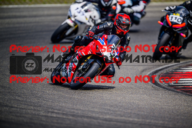 MaZZes_FotoMatrix_240717_6007705_6596 | GELB