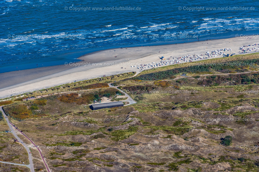 Spiekeroog_Strandkorbhalle_ELS_5293091022 | SPIEKEROOG 09.10.2022 Gebäude " Strandkorbhalle " Lagerhalle in Spiekeroog im Bundesland Niedersachsen, Deutschland. // Building "Strandkorbhalle" warehouse in Spiekeroog in the state Lower Saxony, Germany. Foto: Martin Elsen