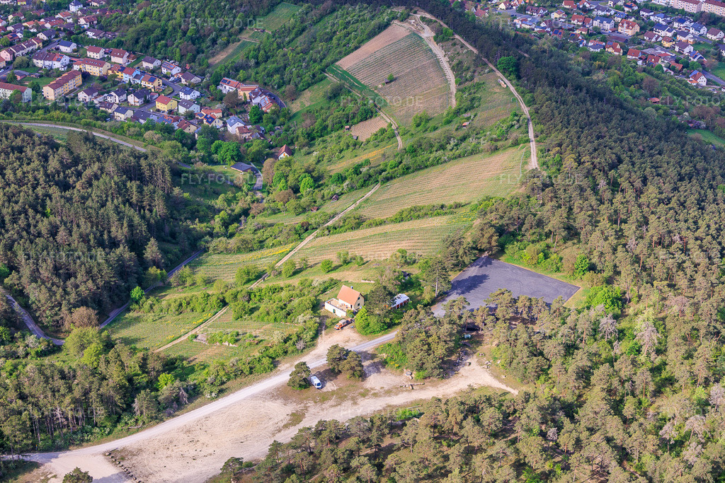 Luftbild: Weinberge von terroir f Hammelburg - Weinbau in Franken in Hammelburg im Bundesland Bayern in Deutschland.Foto: IMG_155604.jpg vom 03.05.2026 durch Werner Riehm/FLY-FOTO.deAuflösung des Originals: 6000 x 4000 pxterroir f - Hammelburg