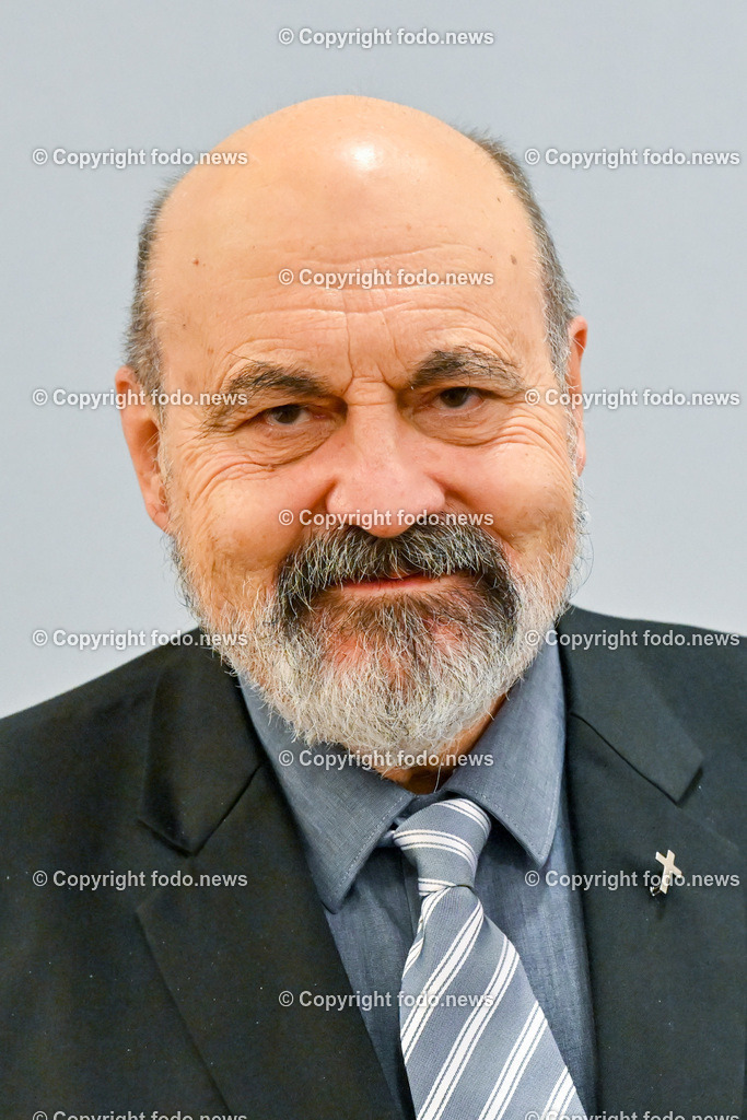 Pressekonferenz ProOriente_ Die Veränderung der Epoche-Herausforderung für die Christen_ 09.03.2023-7 | 09.03.2023, Presseclub Linz, AUT, Pressekonferenz Pro Oriente, Die Veraenderung der Epoche-Herausforderung fuer die Christen, im Bild Tomáš Halík (Professor für Soziologie an der Karlsuniversitaet in Prag)