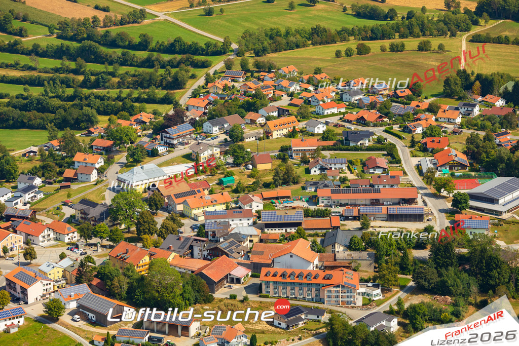 Haslach Hohenau Bild- Das Luftbild wurde 2025 vom UL-Flugzeug heraus erstellt ( keine Drohnen Bilder! ) - Hochauflösende Luftaufnahme -Nicht vergleichbar mit Google Maps oder Satelittenbilder- Die Geschenkidee !Mit Lizenz und Bildrechte bestellbar
