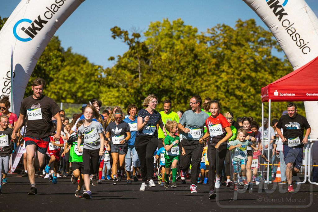 16. Hoywoj-CityLauf im Sportforum Hoyerswerda - 16.09.2023 | 555m Wohnungsgesellschaft-Familien-Flitzer-Lauf - Realisiert mit Pictrs.com