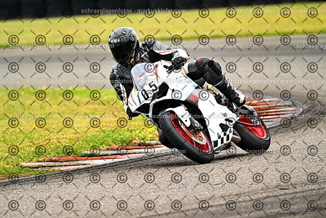 25bt02-0074 | markuskiefer.com - Realisiert mit Pictrs.com