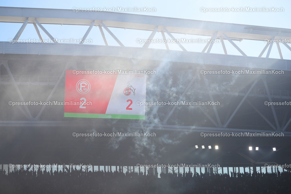 Due21092402184 | 21.09.2024, 2. Fußball Bundesliga, Fortuna Düsseldorf - 1. FC Köln, Merkur Spiel-Arena, Saison 2024 2025: Anzeigetafel Endstand 2:2 DFB regulations prohibit any use of photographs as image sequences and or quasi-video.