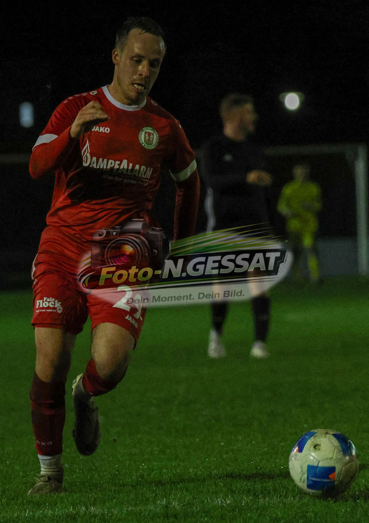 Bünder SV - VfL Mennighüffen | Auf dem Bild zu sehen: rot Bünder SV: David Schultz Bünder SV, VfL Mennighüffen, Saison 26/27, Kreispokal, Viertelfinale, Bünde, Deutschland - Realisiert mit Pictrs.com