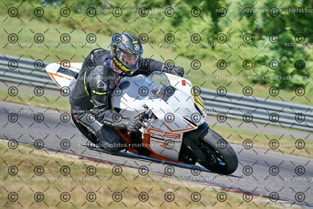 25bt04-0173 | markuskiefer.com - Realisiert mit Pictrs.com
