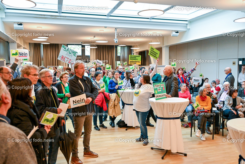 Linz_ Vorstellung Masterplan Digitaluni_ Univiertel_ 17.04.2024-31 | 17.04.2024, Johannes Kepler Universitaet Linz, AUT, Vorstellung Masterplan Digitaluni, Univiertel im Bild Besucher der Veranstaltung