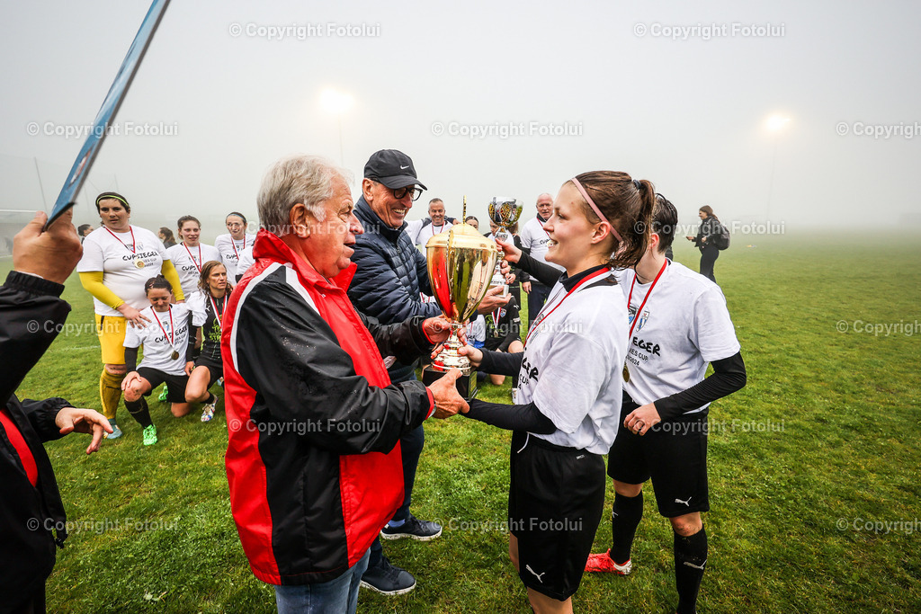 A-BINDER_20240601_0085 | St.Stefan,AUSTRIA,01.June.24 - SOCCER - Zaunergroup OOE Ladies Cuo, LASK vs FCPS. Image shows the rejoicing of Kematen.Photo: Sportmediapics.com/ Manfred Binder