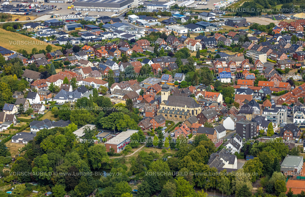 Selm220810388Bork | Luftbild von Selm-Bork mit der kath. Kirche St. Stephanus Bork, Selm, Ruhrgebiet, Nordrhein-Westfalen, Deutschland