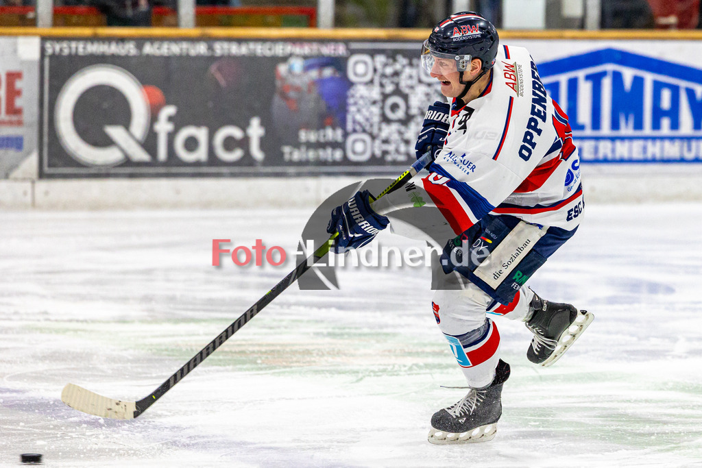 TSV Peißenberg Miners vs ESC Kempten SHARKS | Eishockey Bayernliga 2023/2024, TSV Peißenberg Miners vs ESC Kempten SHARKS, 20240121,
Nikolas OPPENBERGER (SHARKS 10) in Aktion,
2024-01-21 in Peißenberg (Eisstadion)
10 Nikolas OPPENBERGER (SHARKS 10)
Copyright: WolfgangxLindner foto-lindner.de
