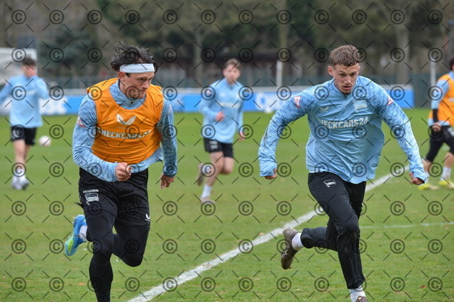 RGE_8655 | Hertha BSC, 2.Bundesliga, Herren, Training, Saison 2025/26, im Bild li. Fabian Reese ( Hertha BSC ), re. Michael Cuisance ( Hertha BSC ),  Mittwoch 25.03. 2026,   Fotograf:   Ralf Gebhardt - Realisiert mit Pictrs.com