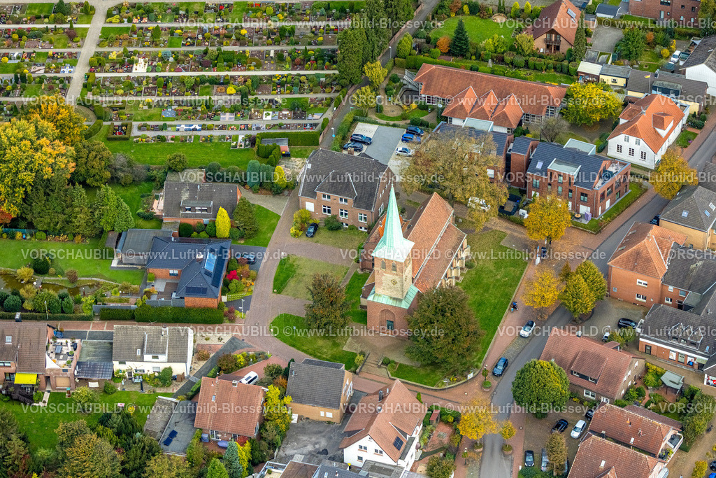 Huenxe241009667 | Luftbild, Dorfkirche An der Kirche, Am Friedhof, Hünxe, Niederrhein, Nordrhein-Westfalen, Deutschland