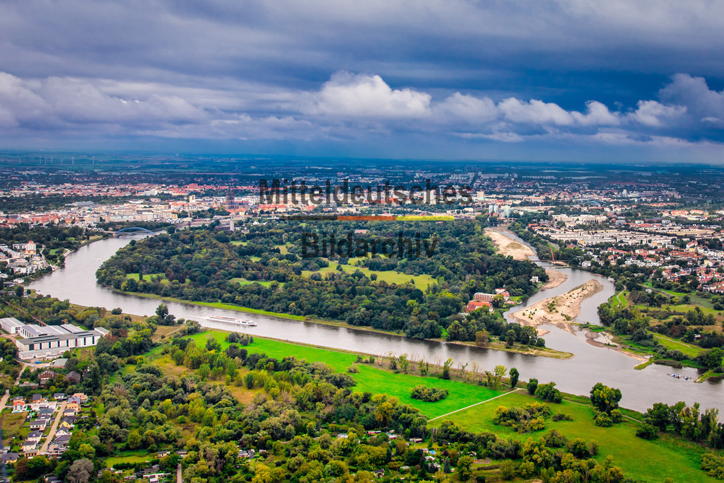 Magdeburg-4098 | Elbe bei Magdeburg, Rothehornparkspitze und Alte Elbe - Realisiert mit Pictrs.com