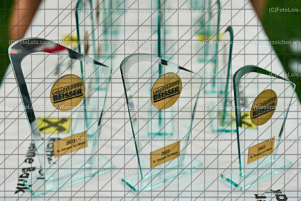 ALP7965_XXIX_GRANITBEISSER_Siegerehrung_Ehrenpreise | (C)FotoLois.com, Alois Spandl, 29. GRANITBEISSER - Mountainbike-Marathon in St. Georgen am Walde, Start/Ziel/Siegerehrung, Sa 2. September 2023.