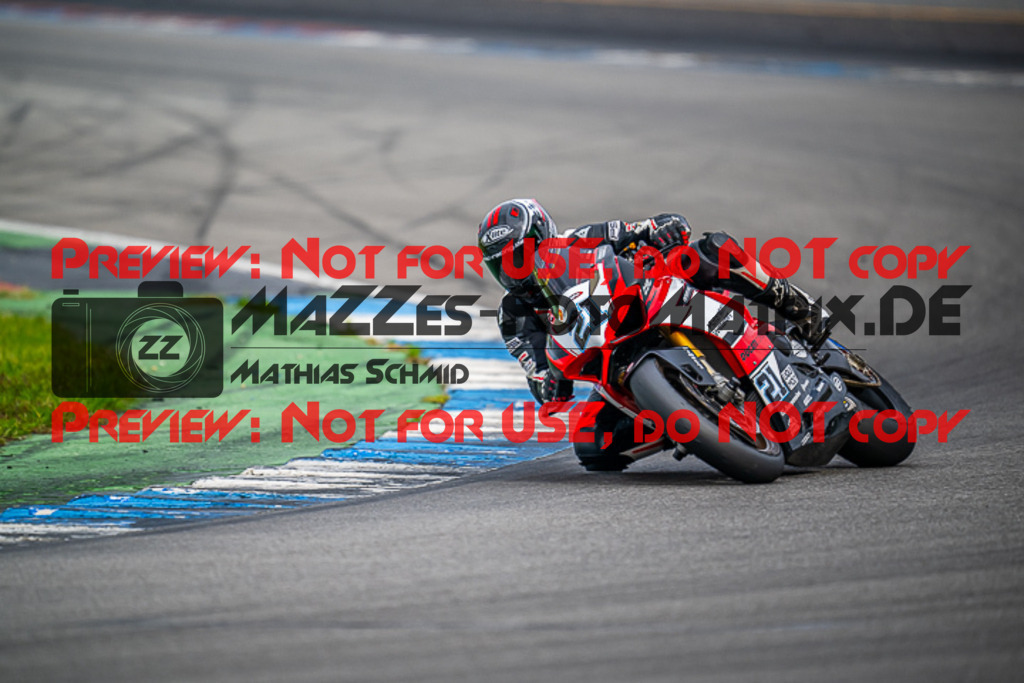 MaZZes_FotoMatrix_220924_0872 | PRO SUPERSTOCK