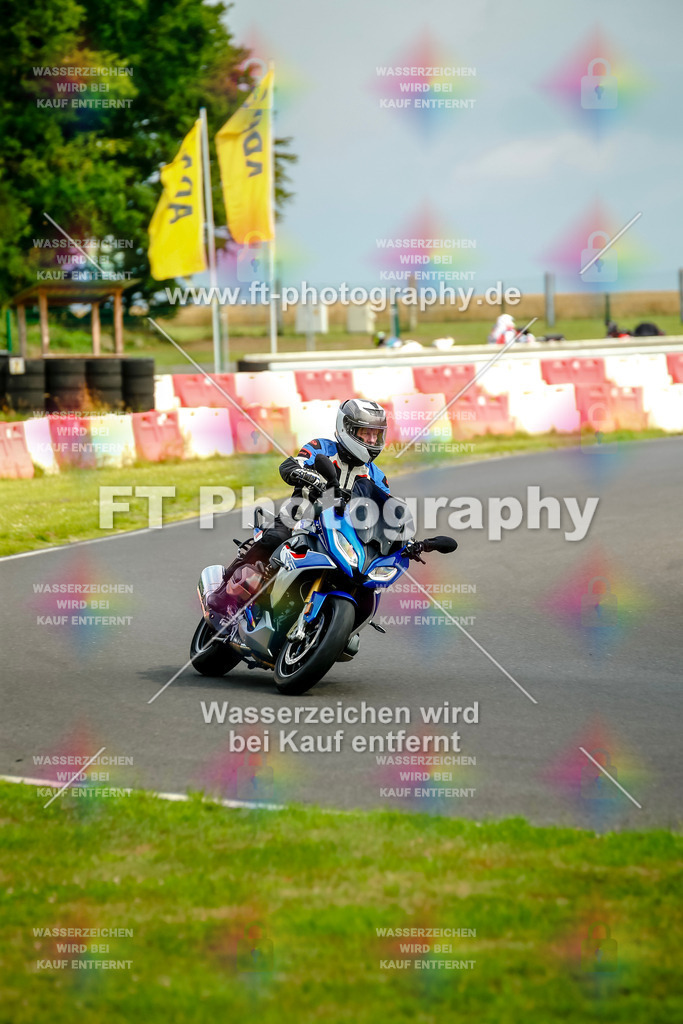 VBK-4503 | Hier findet Ihr Bilder von Touristenfahrten auf der Nürburgring Nordschleife oder von anderen Veranstaltungen die ich besucht habe. Viel Spass beim Durch Schauen 