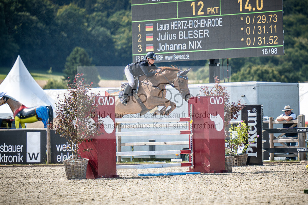 DOS_7661 | Entdecke hochwertige Reitturnierfotos von Foto Oger. Professionell, emotional und authentisch – jetzt Lieblingsmomente im Shop bestellen.Deutschlandweite Turnierfotografie. - Realisiert mit Pictrs.com