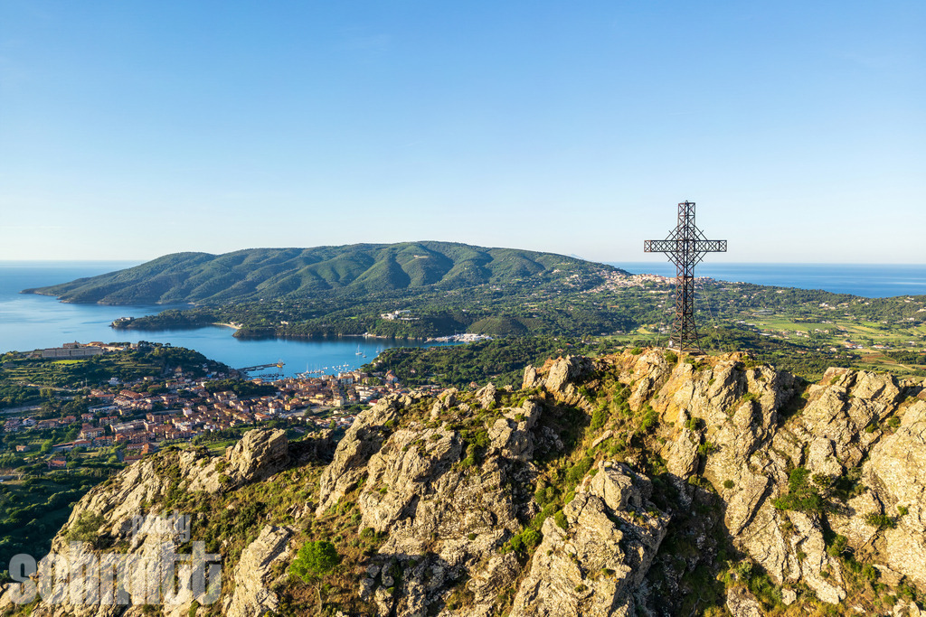 PS-Elba-2026-01 | Entdecke die größte Bildgalerie der Region mit Fotografien aus dem Allgäu, der Bodenseeregion, Oberschwaben, dem Donautal und der Schwäbischen Alb. Landschaften, Luftaufnahmen und Reisefotografie als Wandbild und Fotokunst. - Realisiert mit Pictrs.com