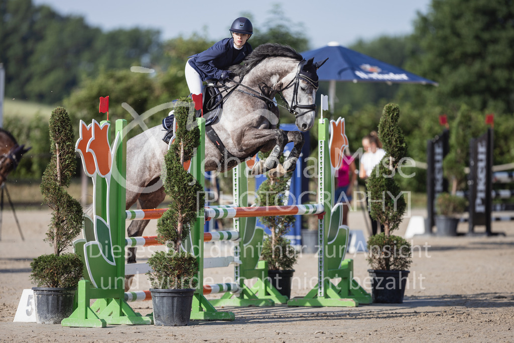 230624_PfSpTa_A2-Spr-137 | Deine schönsten Turniermomente als professionelle Fotos! Entdecke hochwertige Pferdesport-Fotografie im Online-Shop. Jetzt Fotos finden & bestellen!