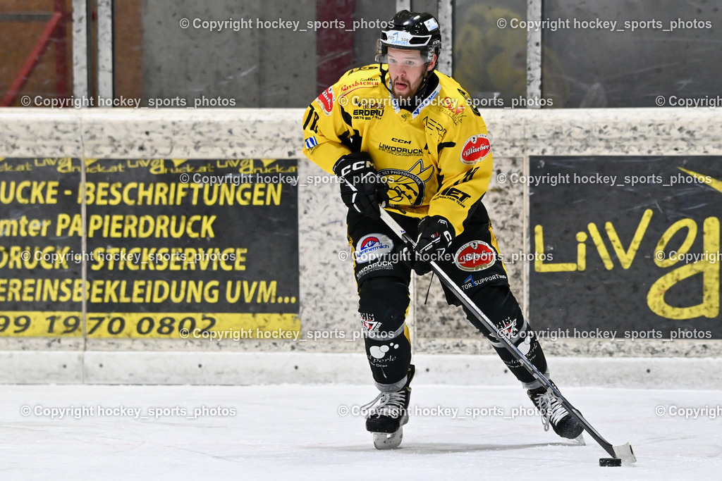 MET Photovoltaik Hornets Spittal vs. ESC Soccerzone Steindorf | #70 Kronig Daniel EC Hornets Spittal, MET Photovoltaik Hornets Spittal vs. ESC Soccerzone Steindorf, MET Photovoltaik Hornets Spittal vs. ESC Soccerzone Steindorf am 28.12.2024 in Spittal an der Drau (Eissportzentrum Spittal), Austria, (Photo by Bernd Stefan)