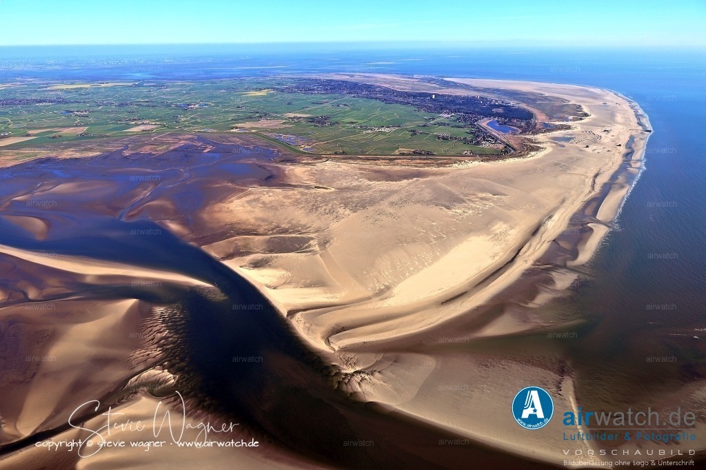 Halligen-Inseln-Weltnaturerbe-Wattenmeer-04-2023-airwatch-wagner-240A0477 | Entdecken Sie atemberaubende Luftbilder und Fotografien auf airwatch.de - Tauchen Sie ein in eine Welt voller faszinierender Aufnahmen aus der Vogelperspektive.