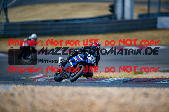 MaZZes_FotoMatrix_230719_0734 | GELB