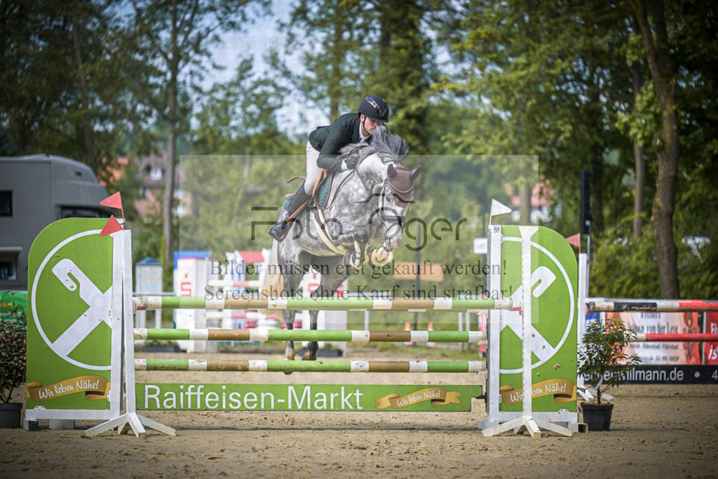 DOS_8191 | Entdecke hochwertige Reitturnierfotos von Foto Oger. Professionell, emotional und authentisch – jetzt Lieblingsmomente im Shop bestellen.Deutschlandweite Turnierfotografie. - Realisiert mit Pictrs.com